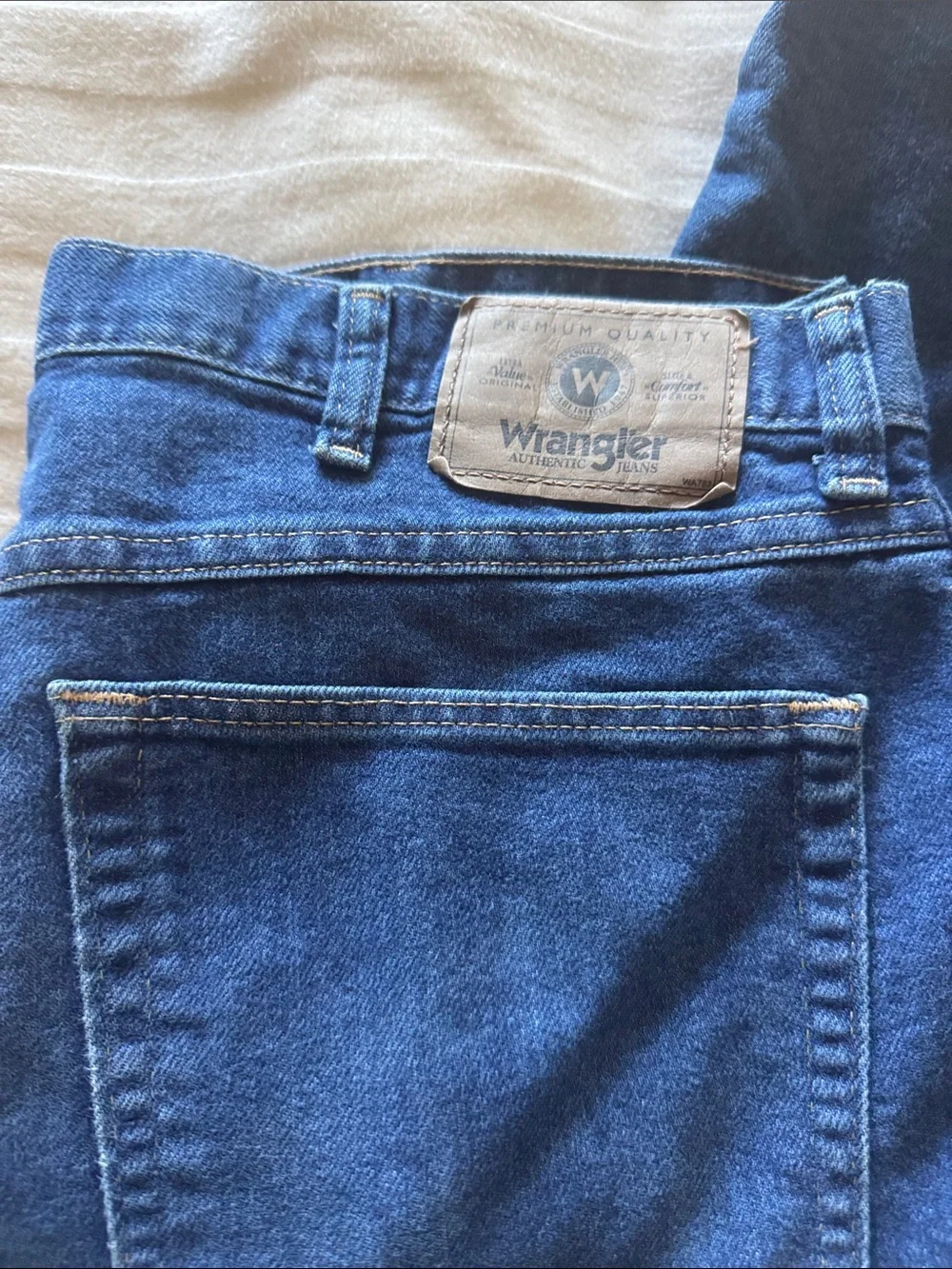 Wrangler Classic Men's Dark Blue Jeans size 36 x 30